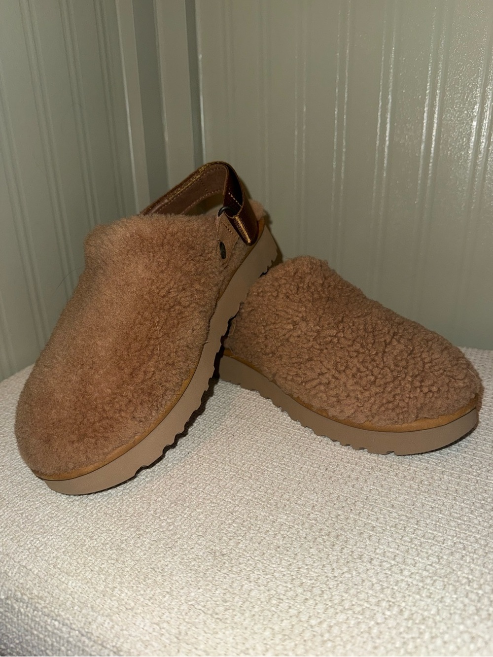 UGG Lanah Clog Slipper in Chestnut Brown NWOB